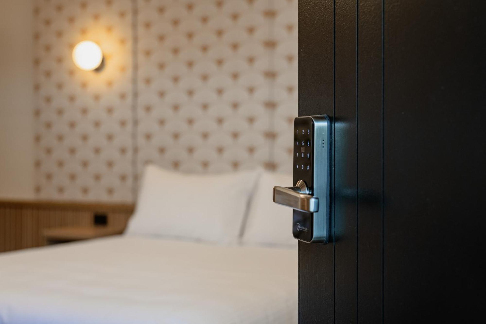 เดอะพรีซินต์ แกรดสโตน Hotel แกลดสตัน ภายนอก รูปภาพ